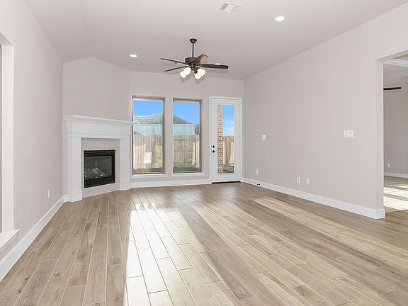 3rd image of 7431 Hemlock Crest Dr