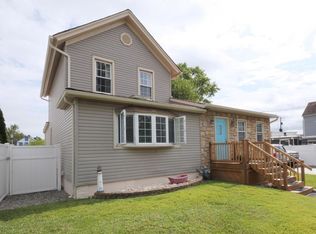 22 Prospect St, Keyport, NJ 07735