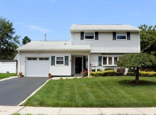 19 Appleton Dr, Hazlet, NJ 07730
