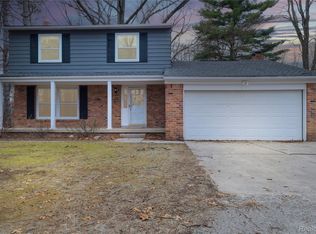 14408 McCaslin Lake Rd, Linden, MI 48451