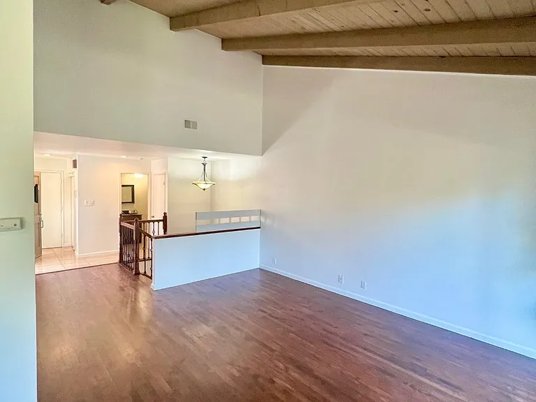 37 Creekridge Ct — Photo 9
