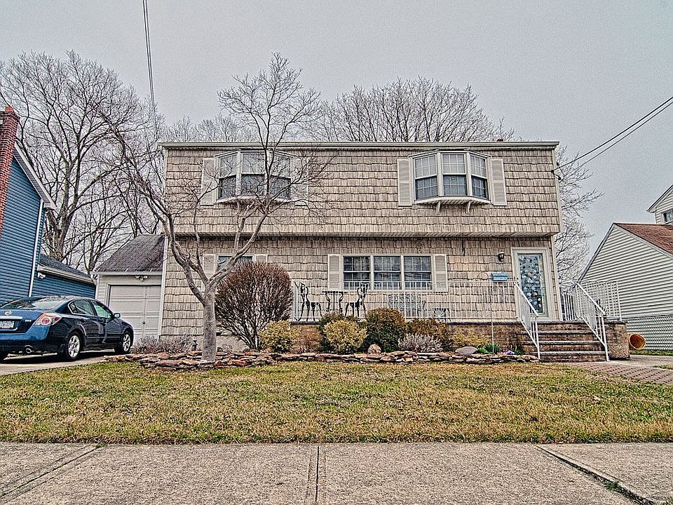 1st image of 109 E Lake Ave