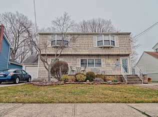 109 E Lake Ave, Massapequa Park, NY 11762