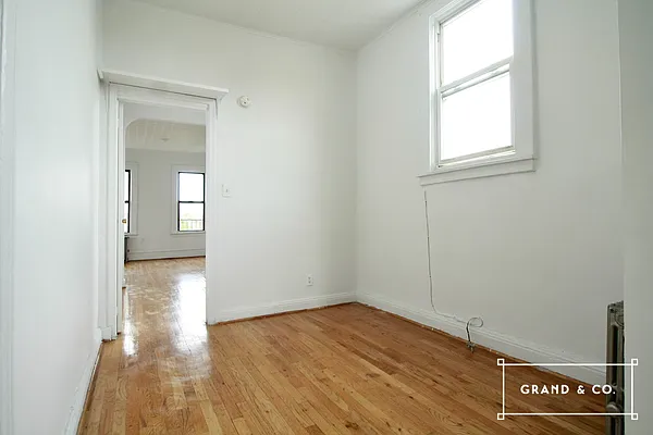 Rented by Grand & Co. | media 9