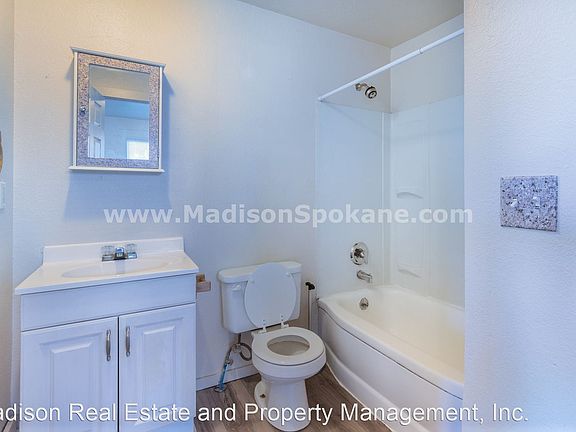 4th image of 211 W Shannon Ave APT 2