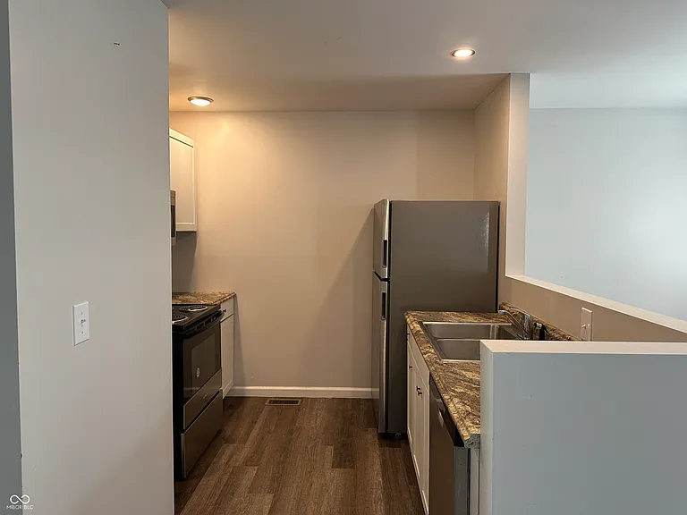 2921 Dearborn St — Photo 5
