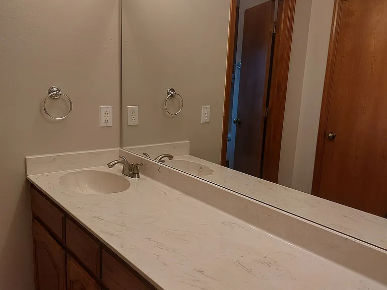 8740 S College Ave — Photo 16