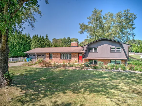 106 Turkey Creek Rd, Leicester, NC 28748