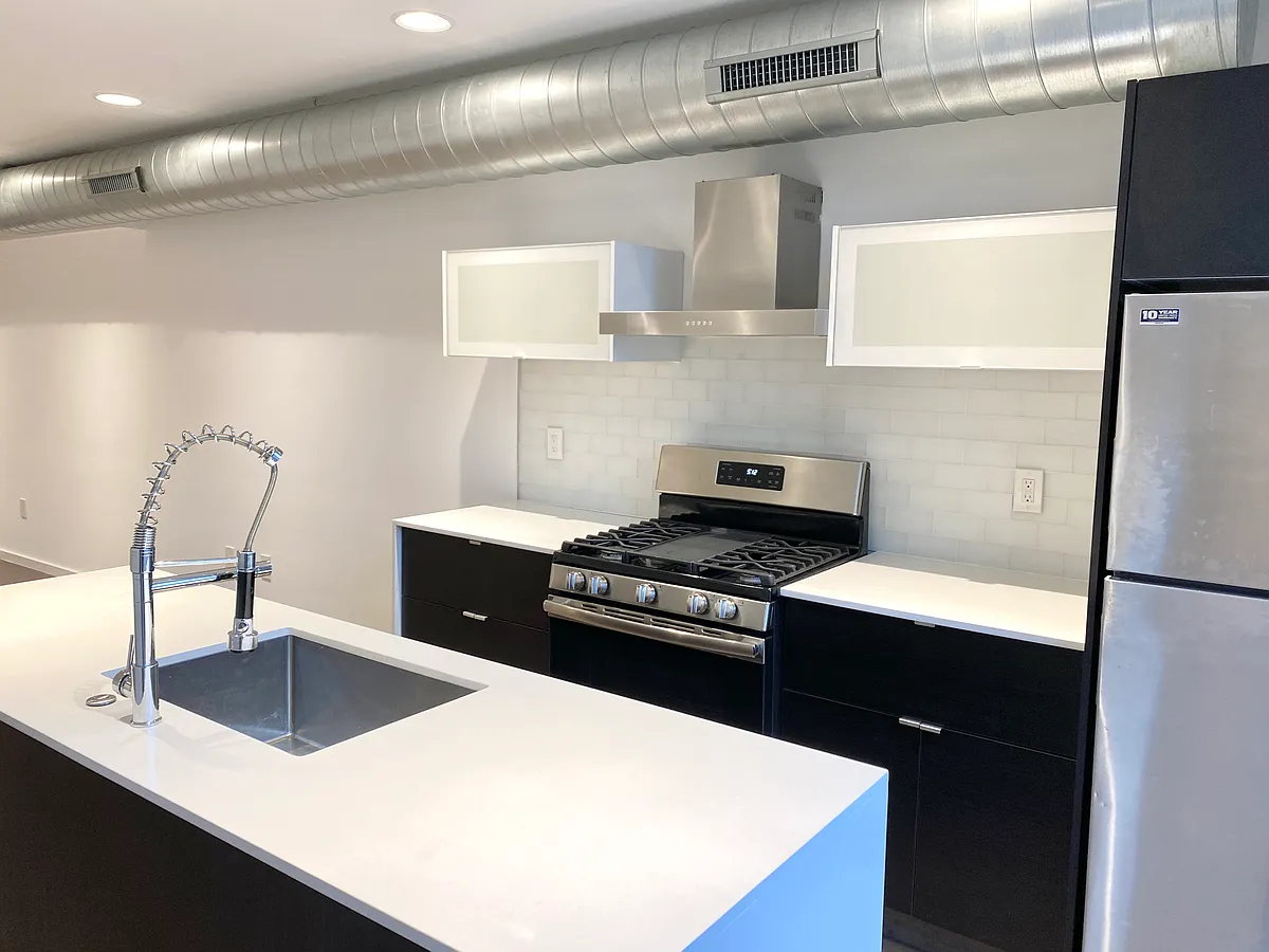 Building Photo - 1613 N 7th St #2