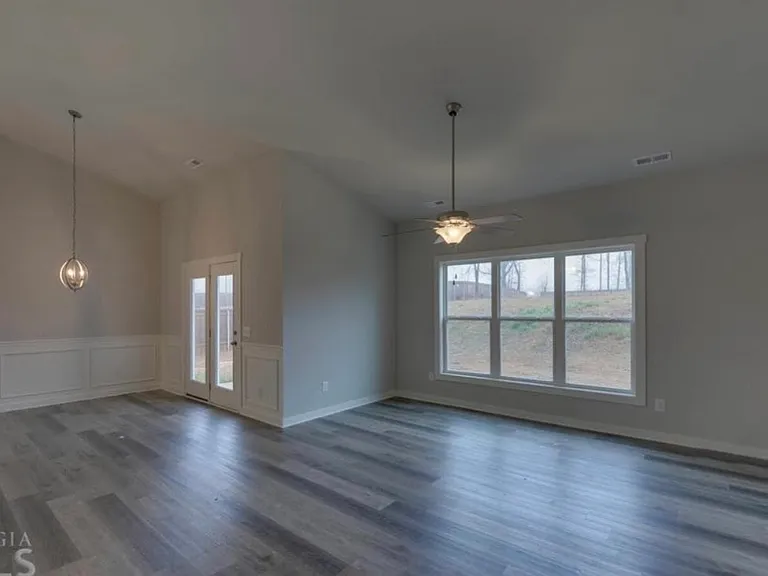 308 N Point Cir — Photo 22
