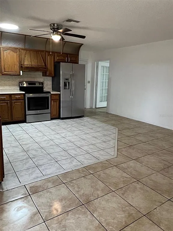 4 bed, 3.0 bath, 2080 sqft, $2,460 — Photo 3