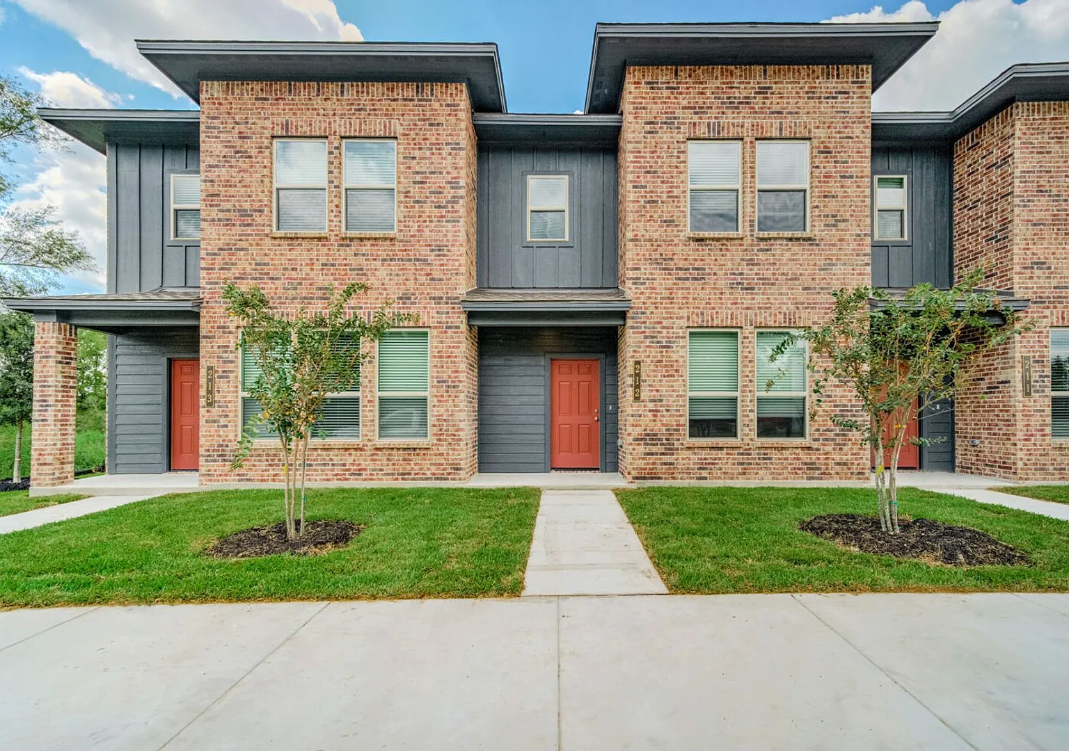 Spacious Townhome Available Now! — Photo 1