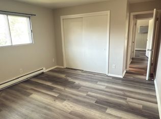 1735 15th Ave APT 11, Kenosha, WI 53140