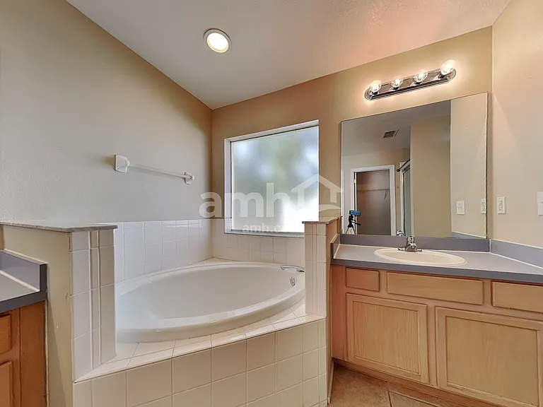 2325 Ole Hickory Dr — Photo 13