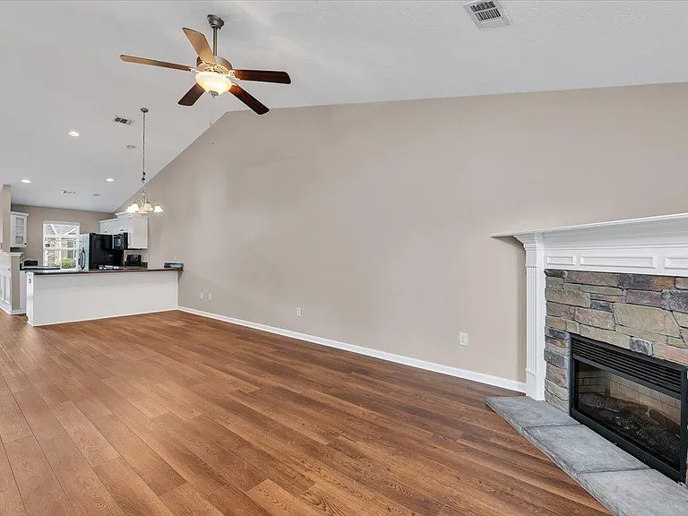 2678 York Dr — Photo 10