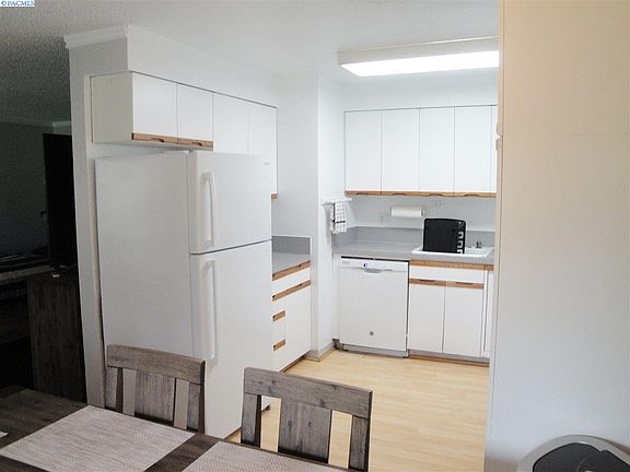 5th image of 3121 W Hood Ave APT H104