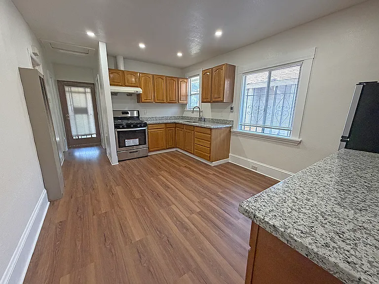 2539 Grande Vista Ave #1 — Photo 4
