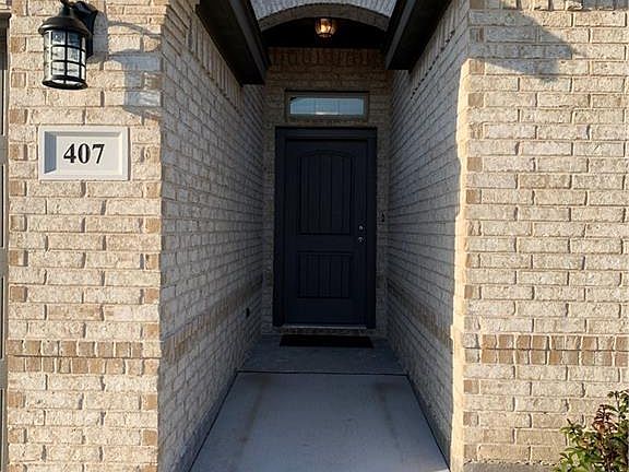 2nd image of 407 Stoneridge Dr