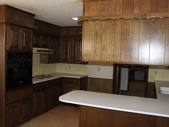4th image of 344 Elm St