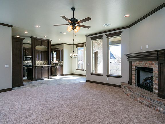 5th image of 832 SE 7th Ct