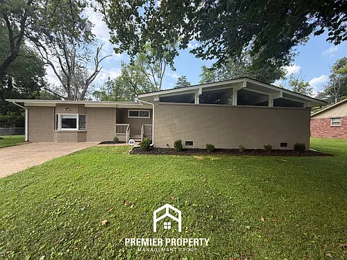 2322 Rodgers Dr NE Photo 1