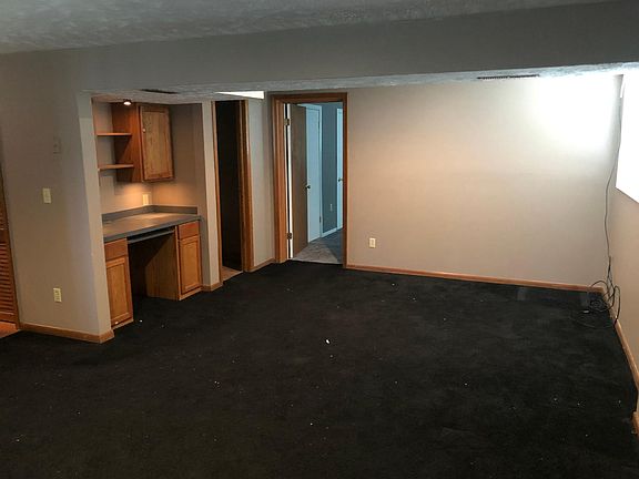 5th image of 3393 S 127th St