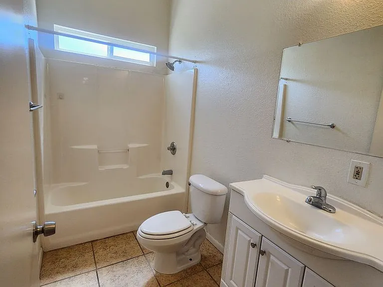 6447 Athol Ave — Photo 10