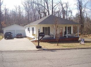 125 W 5th Ave, Central City, KY 42330