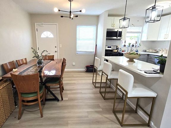 Dining Rm