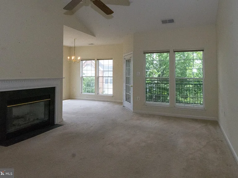 4139 Fountainside Ln — Photo 10