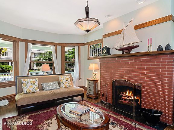 5th image of 1311 W Glenlake Ave