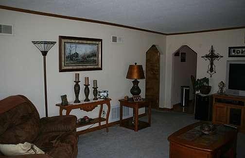 3rd image of 1318 Riverview Dr