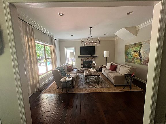 3rd image of 4010 Triple Crown Cir