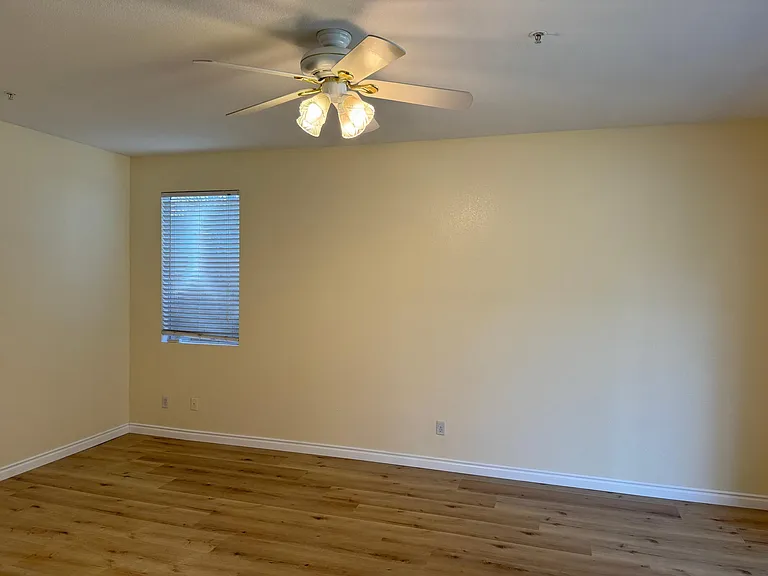 14975 Mount Wilson Ln — Photo 24
