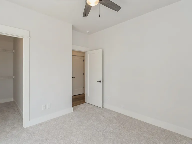 1732 Barber St SW — Photo 14