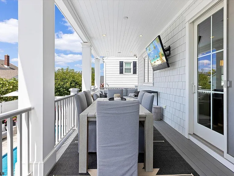 428 N Pembroke Ave #FULL SUMMER RENTAL W — Photo 38