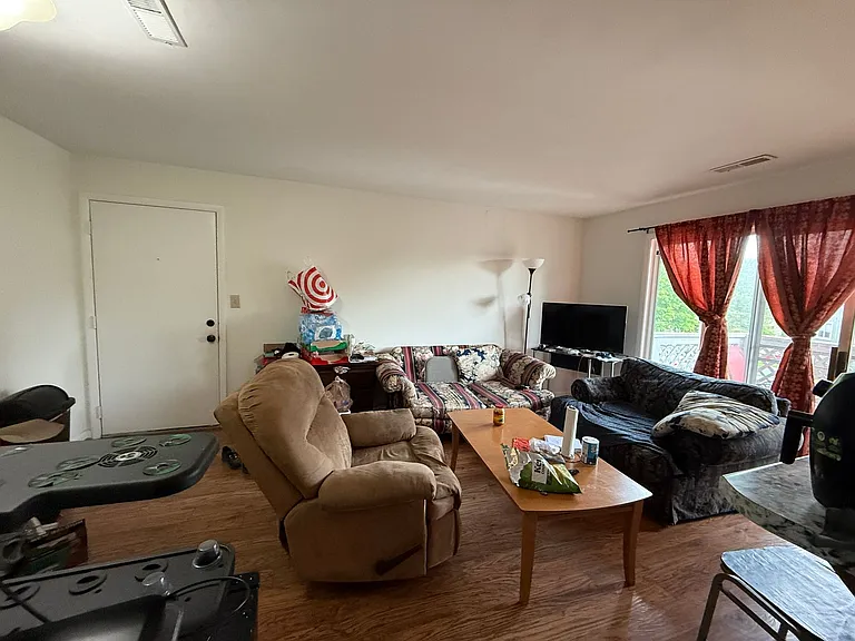 812 Cascade Ct — Photo 3