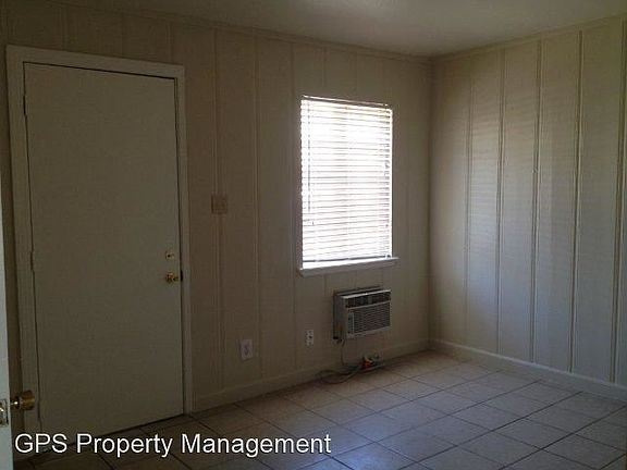 2nd image of 735 S Sacramento St APT 1