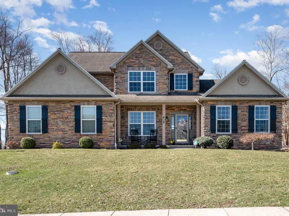 418 Santa Anita Dr, Dillsburg, PA 17019