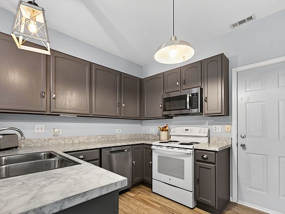 2nd image of 1481 Cambria Dr Unit 3
