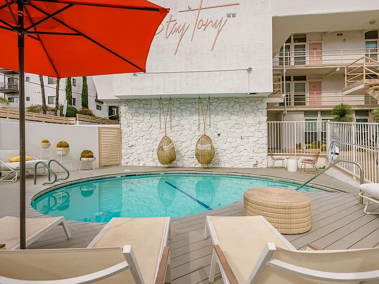 6871 Franklin Ave - Hollywood Cozmo — Photo 15