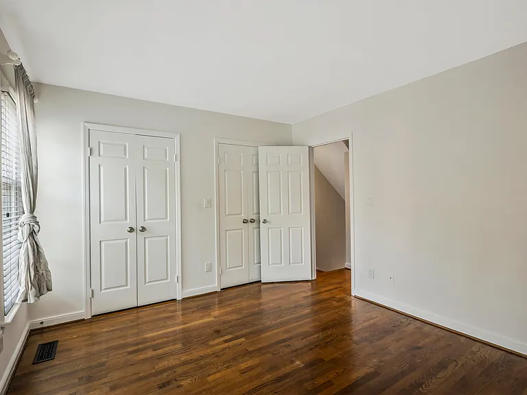 671 S Columbus St — Photo 14