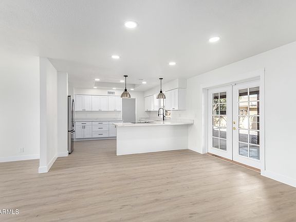 4th image of 4760 E CATALINA Avenue