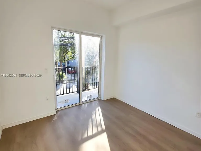 8106 NE 1st Ave #15 — Photo 3