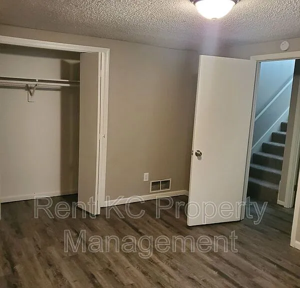 7013 Orchard St — Photo 12