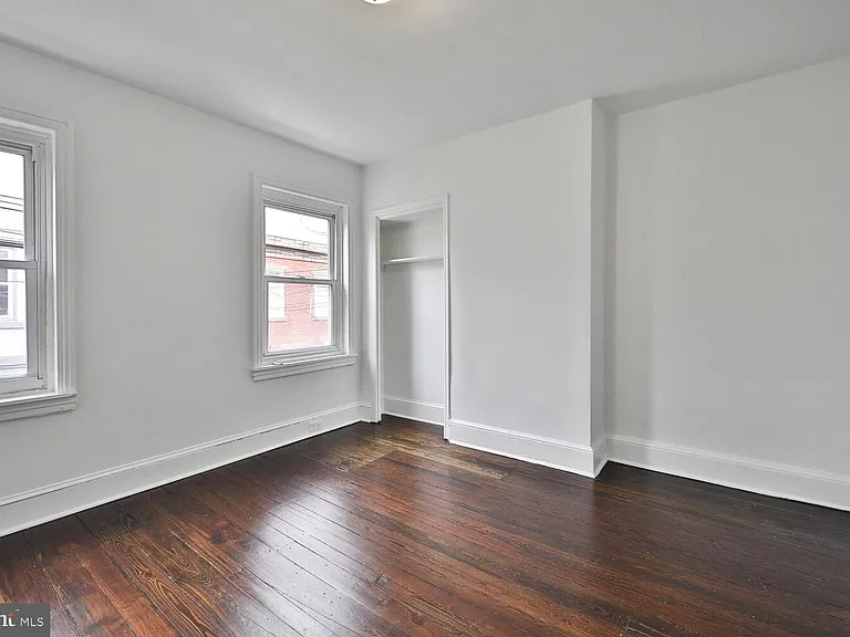 1308 E Oxford St — Photo 18