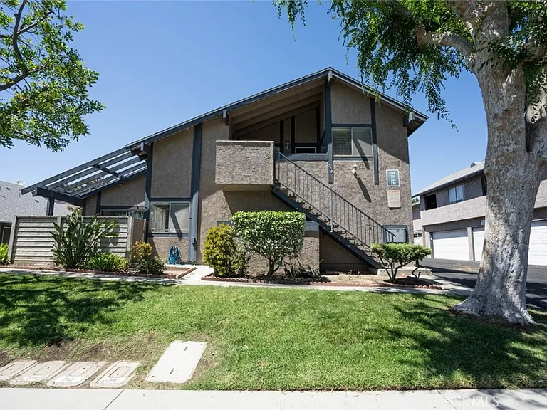 731 Windwood Dr — Photo 1