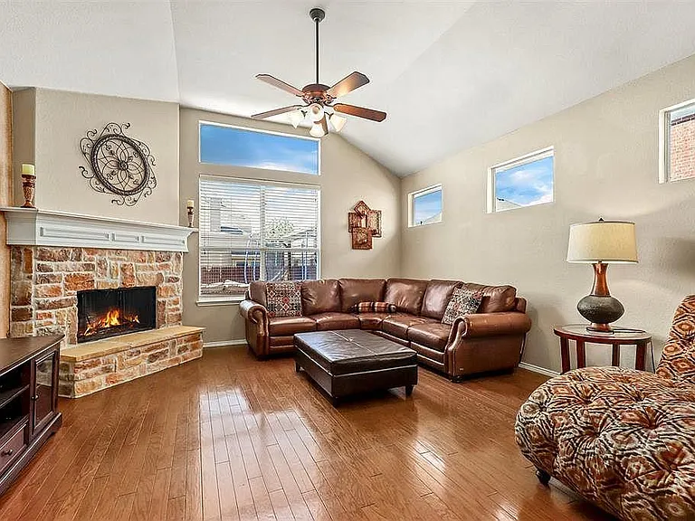 4345 Mountain Crest Dr — Photo 5