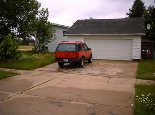 11 Locust Dr, Embarrass, MN 55706