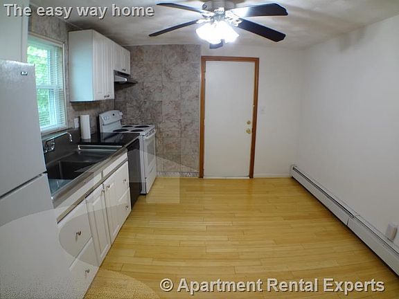 4th image of 98 Edward St #1R